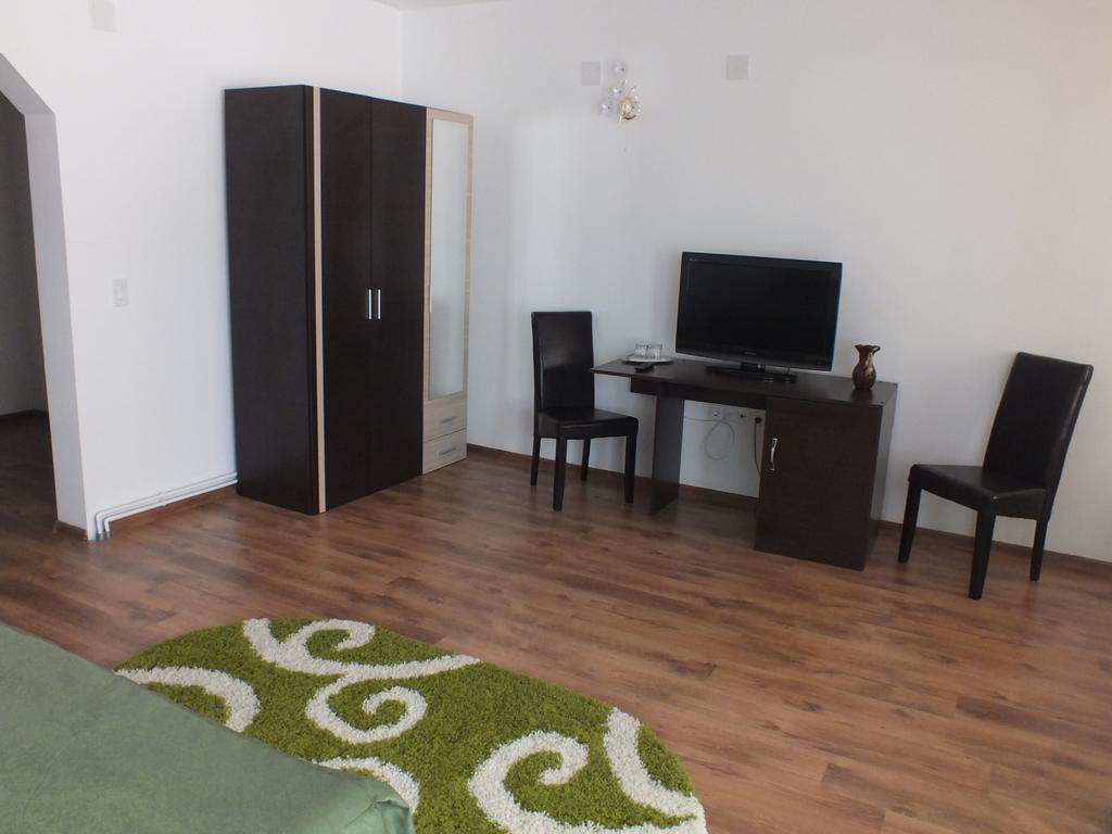 Pensiunea Eliza Podu Cosnii Quarto foto